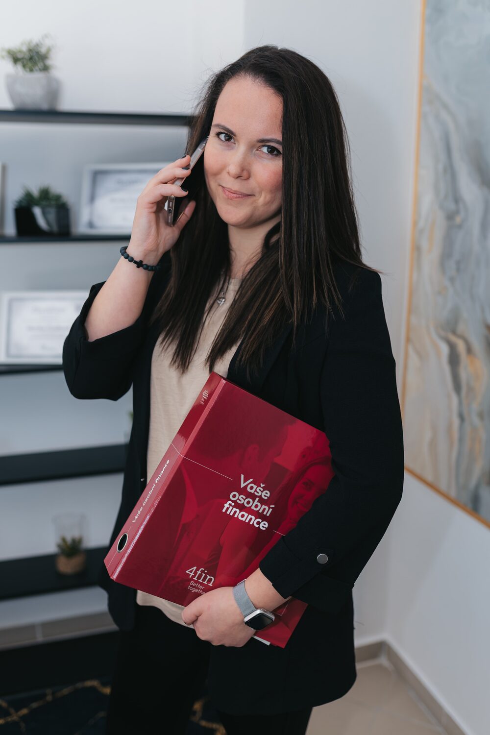 Monika Kosíková s klientskými podklady 4fin